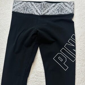 PINK Victoria's Secret Black Leggings with Gray Paisley Waistband Women’s M